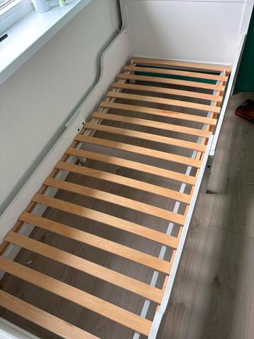 Bed 85x200, adjustable in two sizes