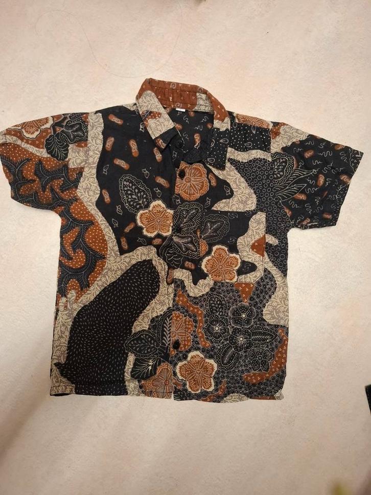 Batik blouse shirt Indonesië maat 98 104 kind, Kinderen en Baby's, Kinderkleding | Maat 98, Zo goed als nieuw, Jongen, Shirt of Longsleeve