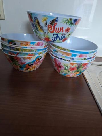 23 melamine kommen en kommetjes beschikbaar voor biedingen