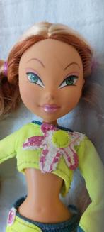 Flora shopping barbie doll winx, Ophalen of Verzenden, Zo goed als nieuw, Pop