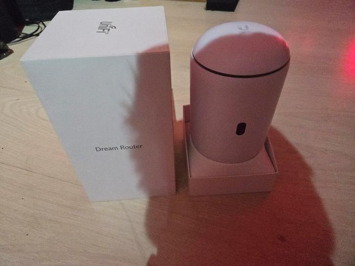 Unifi Dream Router (UDR) - WiFi-6 AP+Router+Switch, Computers en Software, Routers en Modems, Ophalen of Verzenden
