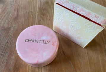 Chantilly dustingpowder poederdoos vintage retro ongebruikt  beschikbaar voor biedingen