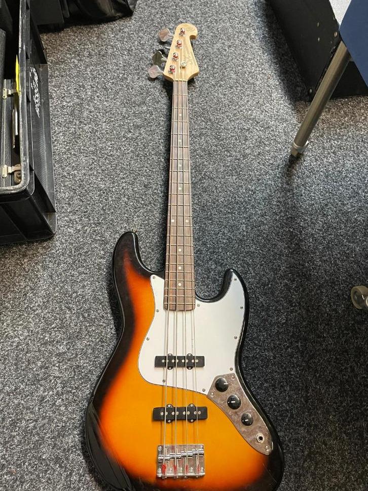 SX 3-Tone Sunburst Elektrische basgitaar, Muziek en Instrumenten, Snaarinstrumenten | Gitaren | Bas, Gebruikt, Elektrisch, Ophalen of Verzenden