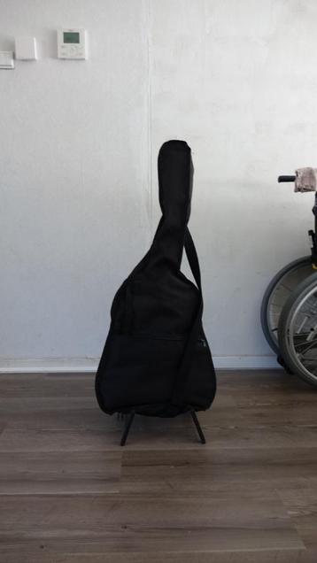 gitaar hoes ( naam onbekend) beschikbaar voor biedingen