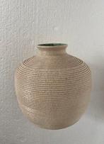 Vaas Koninklijke Plateelbakkerij Gouda , jaren 70, Gebruikt, Overige kleuren, Ophalen of Verzenden, Onbekend