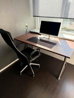 Bureau + bureaustoel, Ophalen, In hoogte verstelbaar, Zo goed als nieuw