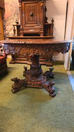 Zeer rijk uitgewerkte notenhouten eettafel, Ophalen