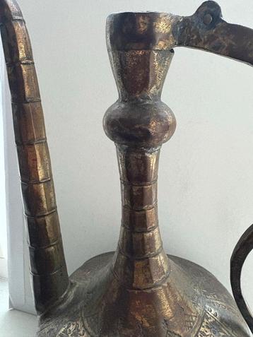 Antieke Arabisch-Perzische Dala Koperen Kan 18e Eeuw beschikbaar voor biedingen