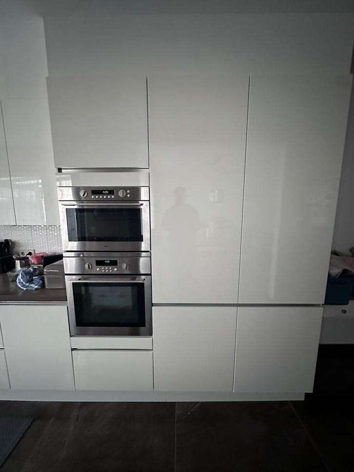 Hoogglans Witte Keuken met Apparatuur, Huis en Inrichting, Keuken | Complete keukens, Gebruikt, Overige typen, Wit, Composiet