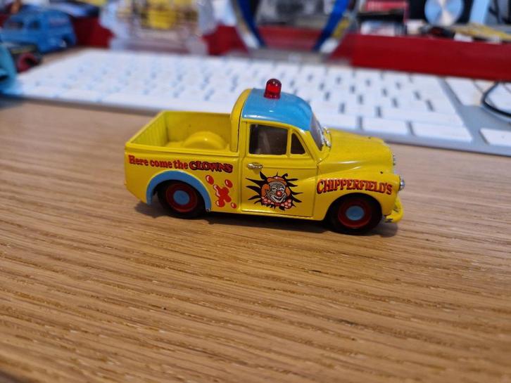 Corgi Morris Minor Pick Up. Circus Chipperfield, Hobby en Vrije tijd, Modelauto's | 1:43, Zo goed als nieuw, Auto, Corgi, Ophalen of Verzenden