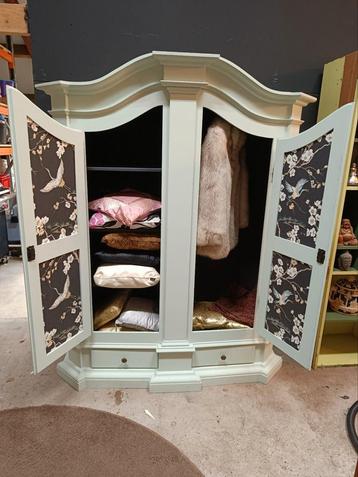 Prachtige hang/leg kast top kwaliteit one of a kind beschikbaar voor biedingen