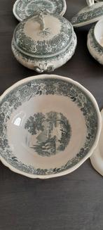 SERVIES VAN VILLEROY EN BOCH, Antiek en Kunst, Antiek | Servies compleet, Ophalen of Verzenden