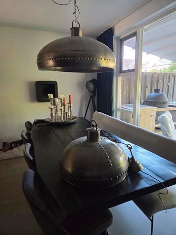 Super gave set metalen hanglampen. beschikbaar voor biedingen