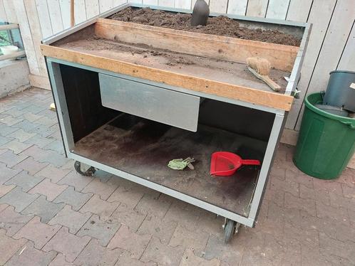 Oppottafel/ werkbank op wielen met lade, Doe-het-zelf en Verbouw, Werkbanken, Gebruikt, Ophalen