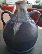 Vintage blauwe aardewerk 2 armige vaas, Gebruikt, Aardewerk of Porselein, Minder dan 50 cm, Verzenden