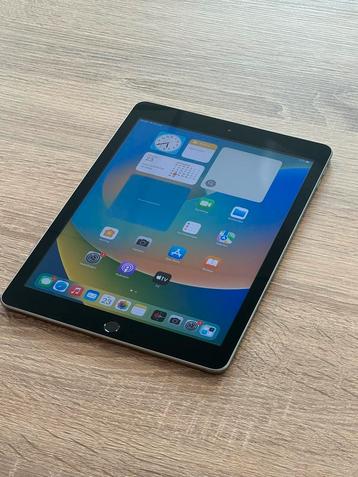 iPad 5e generatie 32gb - zwart beschikbaar voor biedingen