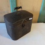 Brood beschuit trommel 24,5 x 16,5 x 23 cm blik barn found, Antiek en Kunst, Ophalen of Verzenden