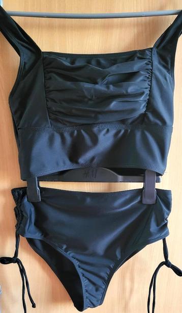 Leuke bikini set - Zwart geplooide top + broekje - Mt 36/38 beschikbaar voor biedingen