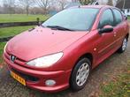 Peugeot 206 1.4i 5D 2007 Rood wordt geleverd met nieuwe apk, Auto's, Voorwielaandrijving, Metallic lak, Stof, 31 €/maand