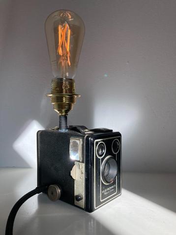 Decoratieve Retro Kodak Cameralamp (jaren '50) beschikbaar voor biedingen