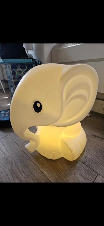 Olifantenlamp met dimmer beschikbaar voor biedingen