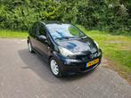 Toyota Aygo 1.0 12V Vvt-i 5DRS 2010 Zwart, Auto's, Toyota, Voorwielaandrijving, 4 stoelen, Origineel Nederlands, Handgeschakeld