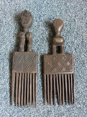 Afrkaanse kammen 2x beschikbaar voor biedingen