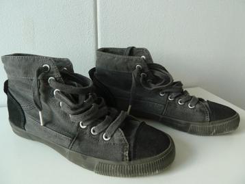 Sandwich halfhoge sneakers maat 38 nieuw in doos beschikbaar voor biedingen