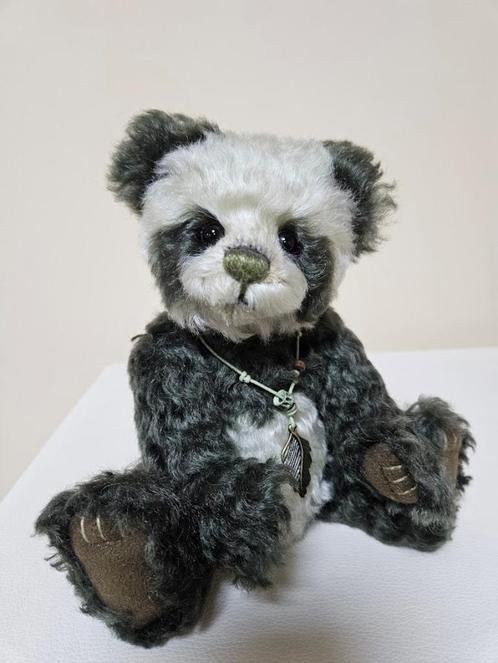 Charlie bears mohair Isabelle beer teddybeer groen panda, Verzamelen, Beren en Cherished Teddies, Stoffen beer, Overige merken
