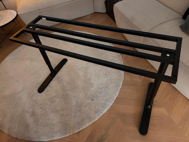 Bureau onderstel BEKANT (ikea), Huis en Inrichting, Bureaus, Ophalen of Verzenden
