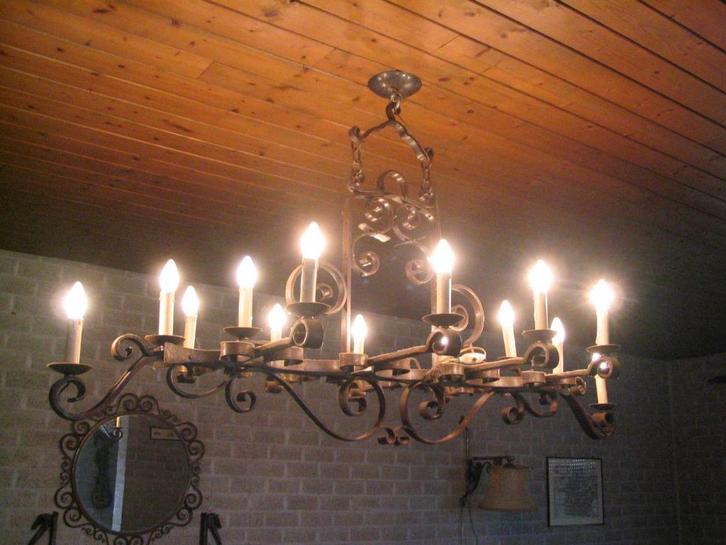 grote smeedijzeren kroonluchters, Huis en Inrichting, Lampen | Kroonluchters, Gebruikt, Metaal, Ophalen of Verzenden