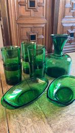 Borrelset van retro groen glas samen voor €25-, Ophalen of Verzenden, Glas, Overige stijlen, Glas of Glazen
