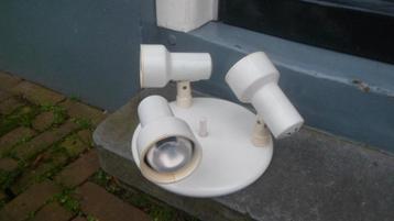 Witte plafondlamp hanglamp 26 cm. met 3 x spot met lampen beschikbaar voor biedingen