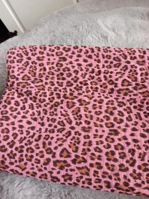 Verschillende lappen stof, Hobby en Vrije tijd, Stoffen en Lappen, Nieuw, Katoen, 120 cm of meer, 30 tot 200 cm, Roze, Ophalen of Verzenden