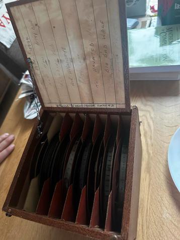 Vintage Film Collectie in Houten Doos beschikbaar voor biedingen