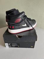Nike air jordan mid - zwart rood 42, Ophalen, Zo goed als nieuw, Zwart