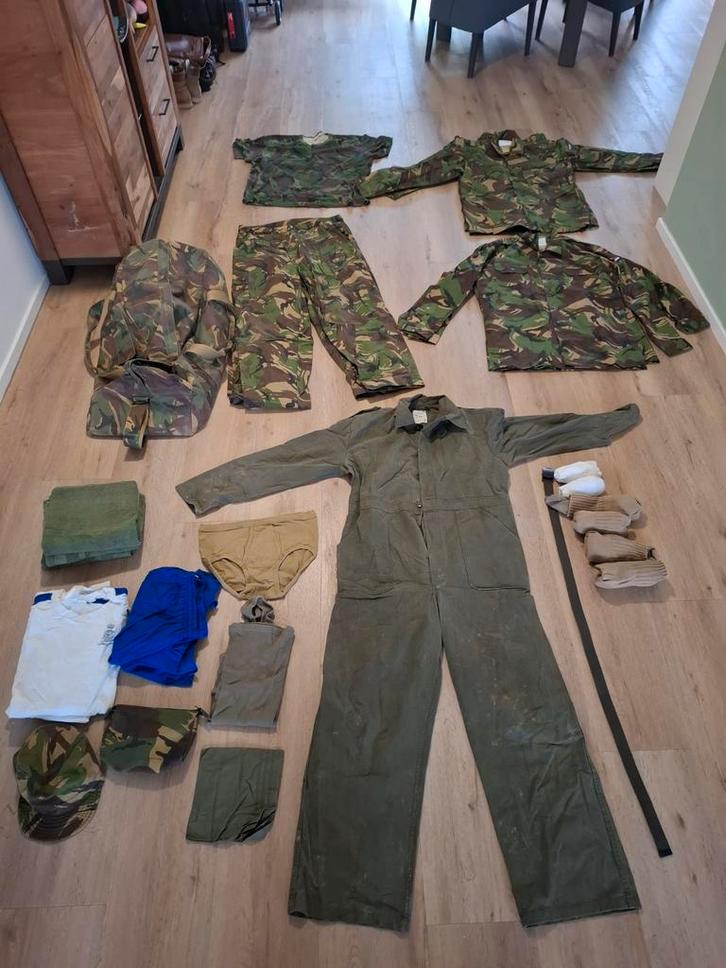 Nederlandse Legerkleding Set, Verzamelen, Militaria | Algemeen, Landmacht, Kleding of Schoenen, Nederland, Ophalen