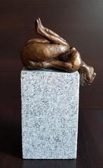 Bronzen beeld naakte vrouw los op sokkel, Antiek en Kunst, Antiek | Koper en Brons, Brons, Ophalen