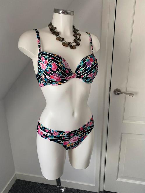 (NIEUW) Prachtige s.Oliver bikini maat 38C / 75C broekje 38, Kleding | Dames, Badmode en Zwemkleding, Nieuw, Bikini, Ophalen of Verzenden