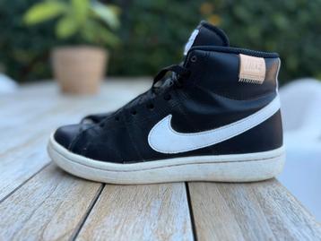 Nike maat 39 beschikbaar voor biedingen