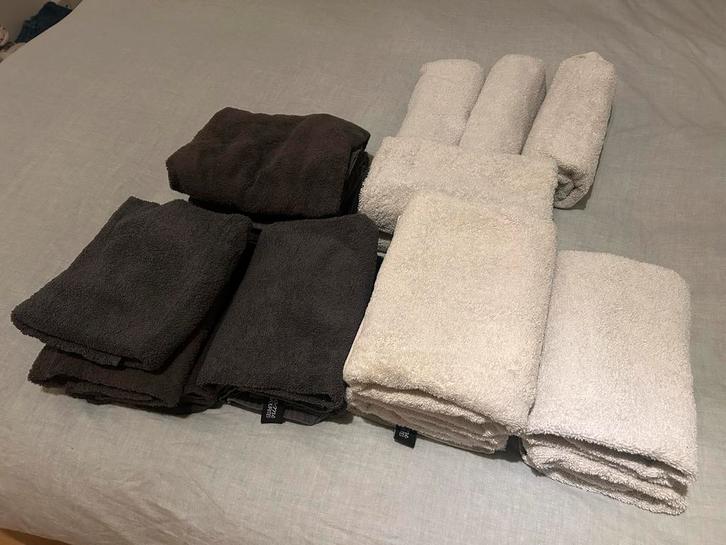 Handdoeken set: Grijs & Wit - Diverse merken, Huis en Inrichting, Badkamer | Badtextiel en Accessoires, Gebruikt, Handdoek, Grijs