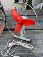 Vintage retro jaren 60 ventilator rood wit midcentury €14,50, Ophalen of Verzenden, Gebruikt, Tafelventilator