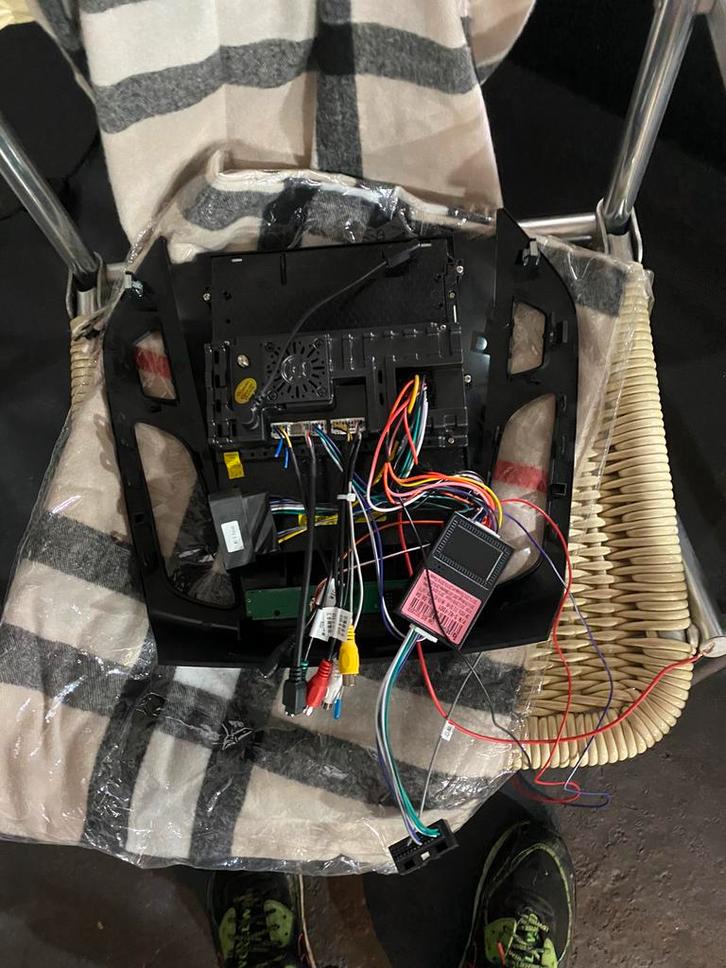 andriod autoradio voor een ford transit connect, Hobby en Vrije tijd, Modelauto's | 1:5 tot 1:12, Zo goed als nieuw, Auto, Ophalen of Verzenden