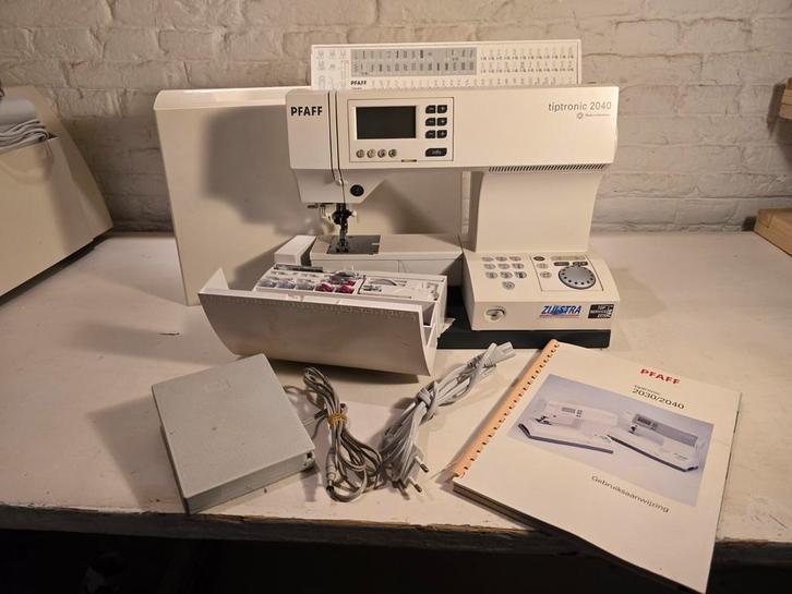 Pfaff tiptronic 2040 electronische naaimachine met IDT, Hobby en Vrije tijd, Naaimachines en Toebehoren, Gebruikt, Naaimachine