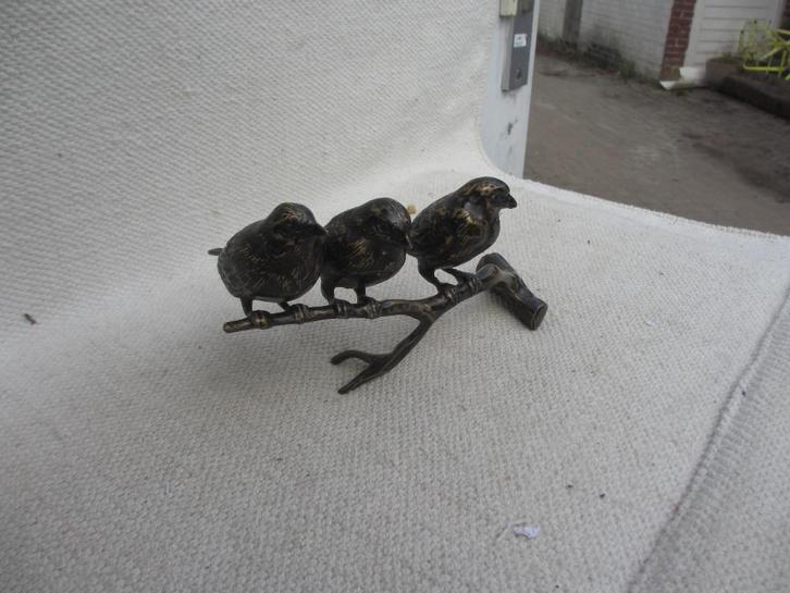 3 MUSSEN OP TAK / Bronzen beeld, Tuin en Terras, Tuinbeelden, Zo goed als nieuw, Overige typen, Overige materialen, Ophalen of Verzenden