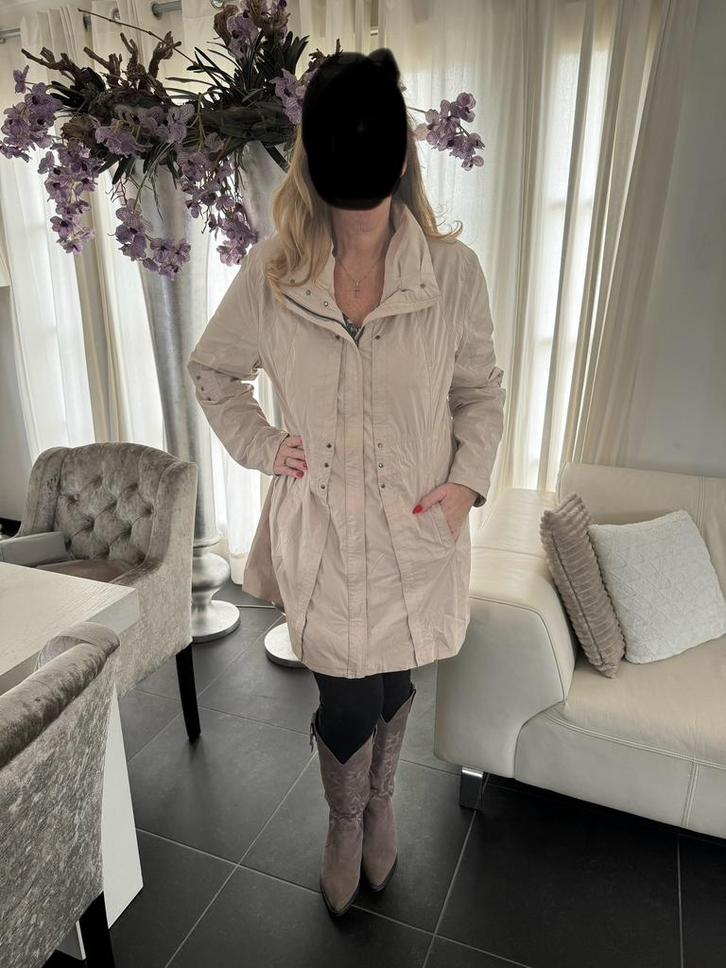 Beige lange jas trenchcoat tussenjas greenstone maat 48 ZGAN, Kleding | Dames, Jassen | Winter, Zo goed als nieuw, Maat 46/48 (XL) of groter