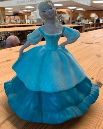 Vintage Porcelain Disney Princess Belle Hand Painted Dancing beschikbaar voor biedingen
