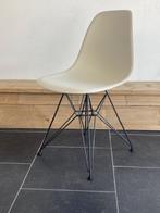 2 Vitra Eames DSR stoelen, 2024, basic dark, cotton white, Huis en Inrichting, Stoelen, Twee, Wit, Design, Ophalen of Verzenden