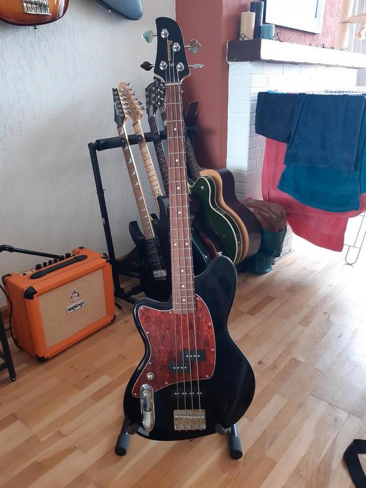 Linkshandige basgitaar - Ibanez TMB100L, Muziek en Instrumenten, Snaarinstrumenten | Gitaren | Bas, Zo goed als nieuw, Elektrisch