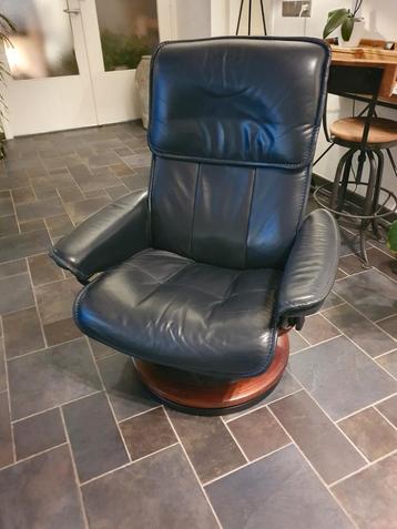 2x Bijna nieuwe Stressless Fauteuils incl 2 Hockers beschikbaar voor biedingen